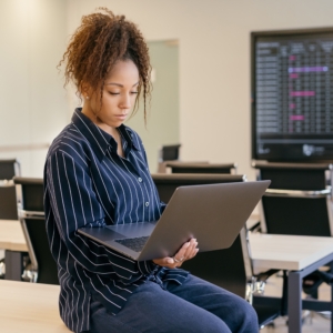 Service-Leistungen bei POLYAS Service-Leistungen bei POLYAS