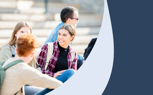 Hochschule Steinbeis Logo des GFZ in einer weißen Bubble, daneben Ansicht eines Gebirgszugs in einem tropischen Gebiet